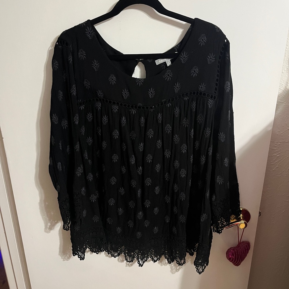 3X Daniel Rainn Black Crochet-Hem Embroidered Peasant Top - Picture 8 of 9
